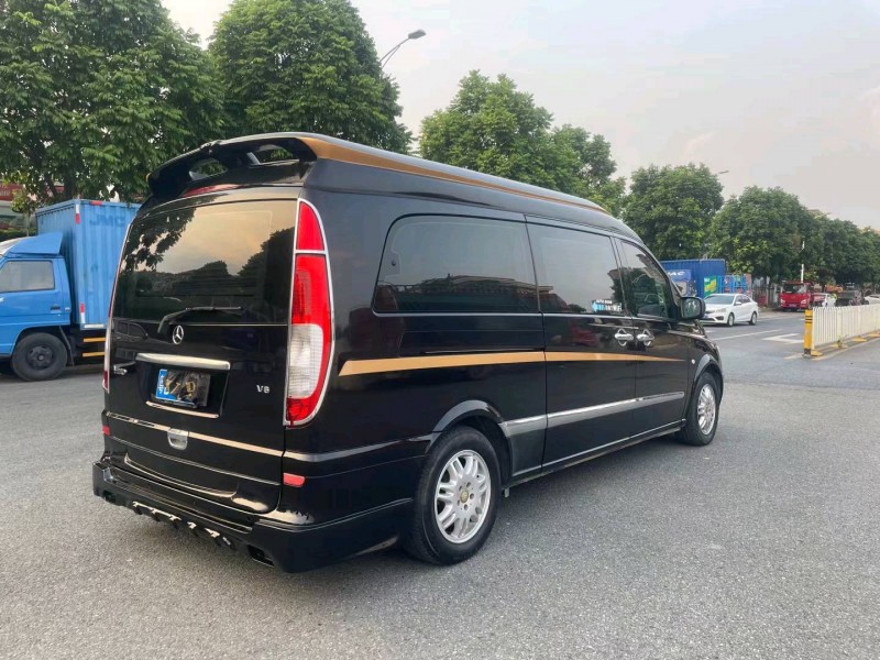 深圳14年奔驰威霆7