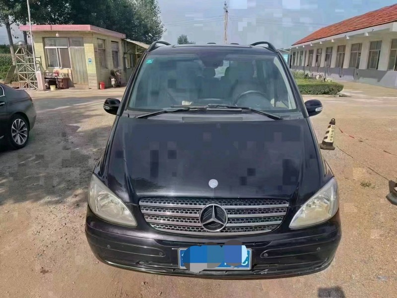 青岛10年奔驰唯雅诺1