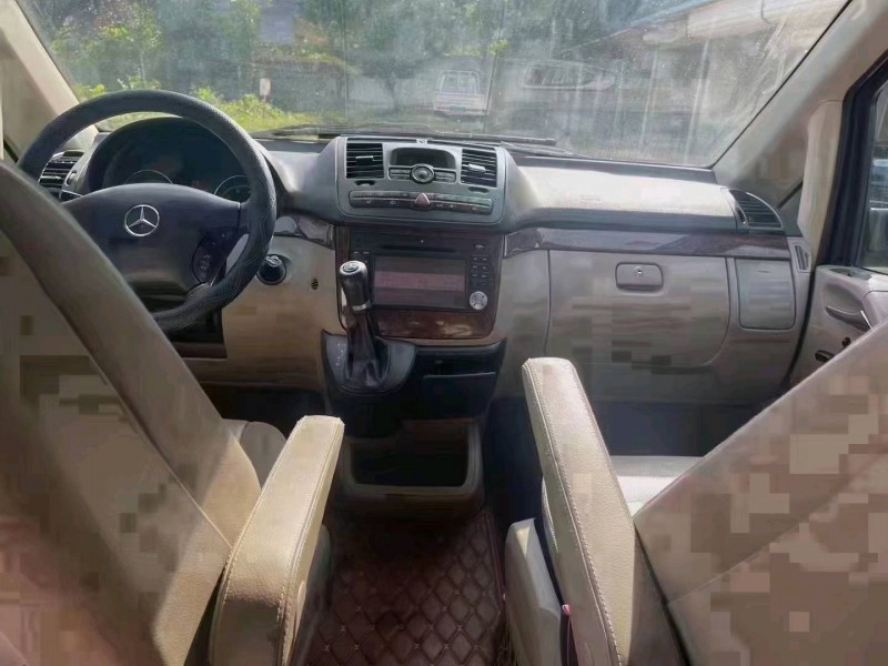 青岛10年奔驰唯雅诺5