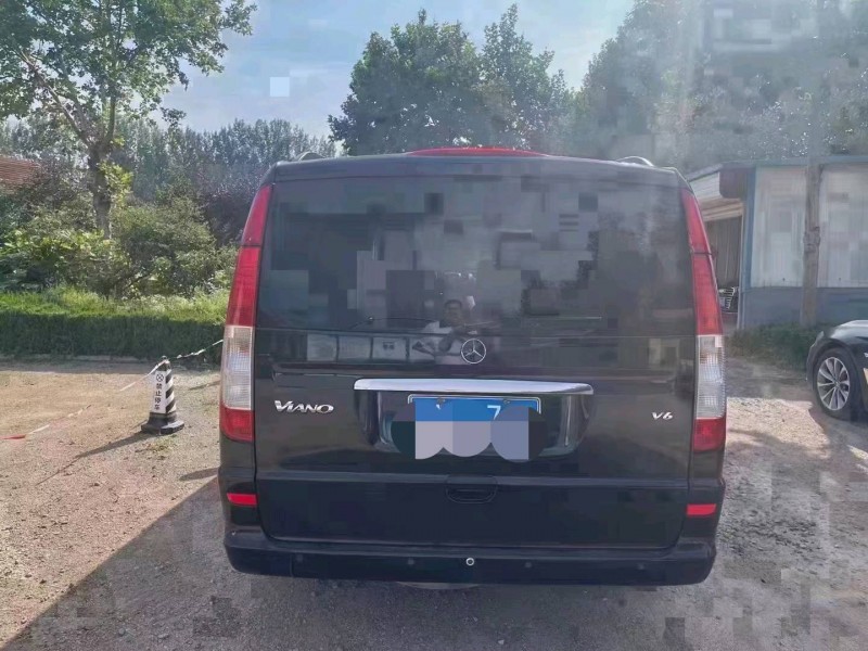 青岛10年奔驰唯雅诺9