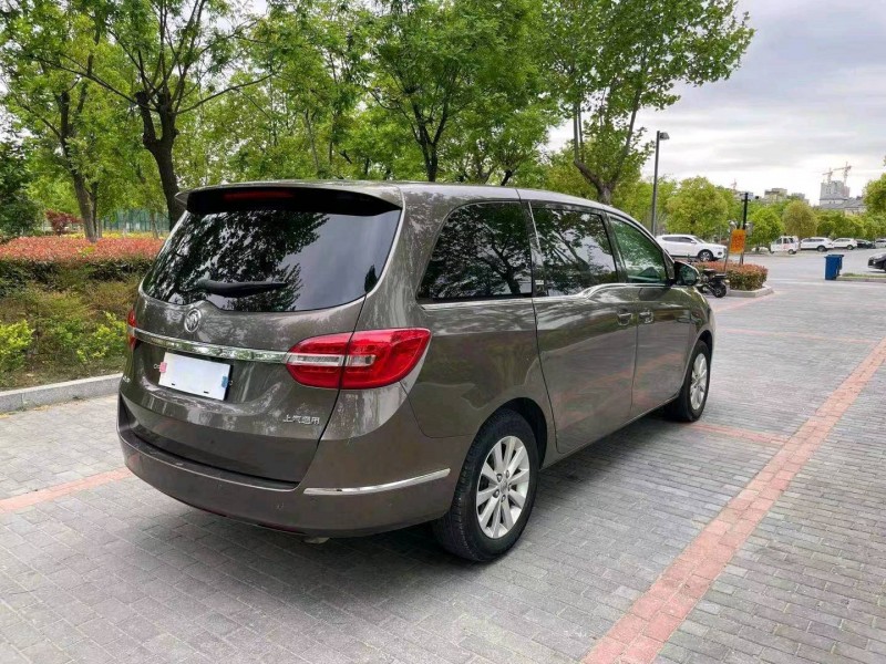 徐州16年别克GL84