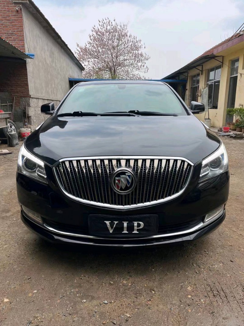 青岛15年别克君越1