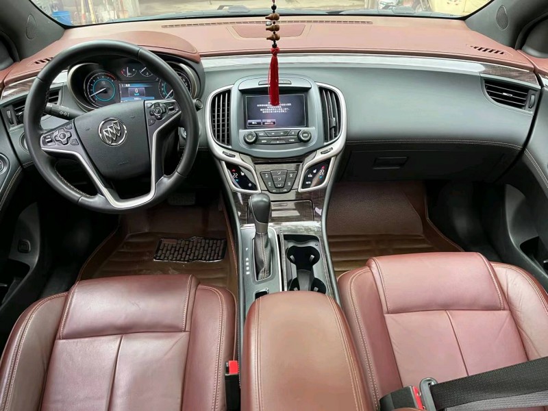 青岛15年别克君越5