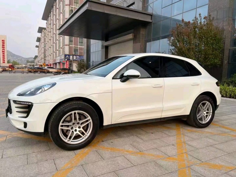 青岛17年保时捷Macan2