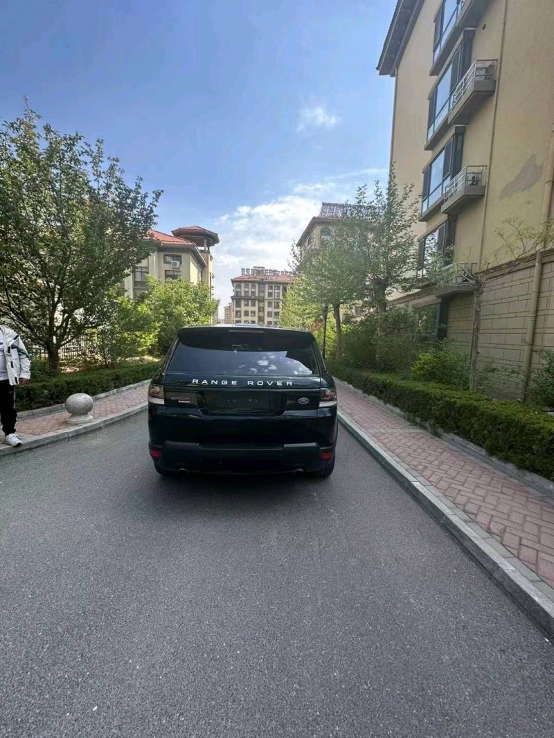 青岛15年路虎揽胜运动6