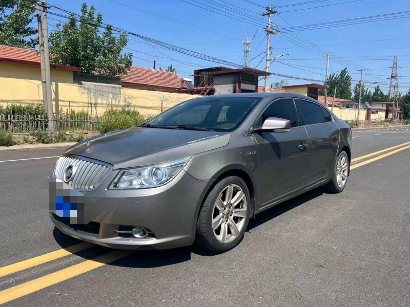 青岛10年别克君越2