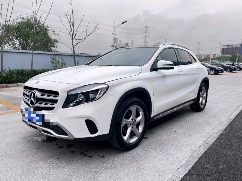 淄博18年奔驰GLA3