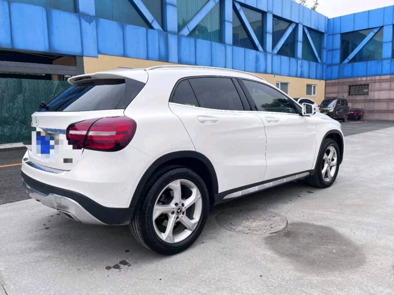 淄博18年奔驰GLA4