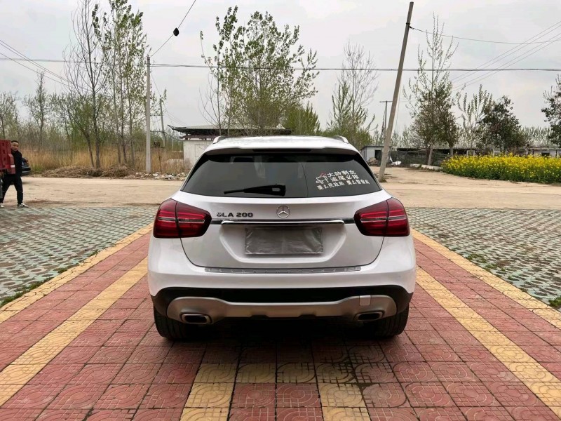 徐州18年奔驰GLA9