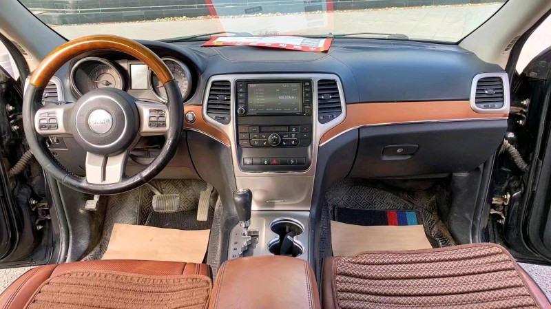 廊坊12年Jeep大切诺基5