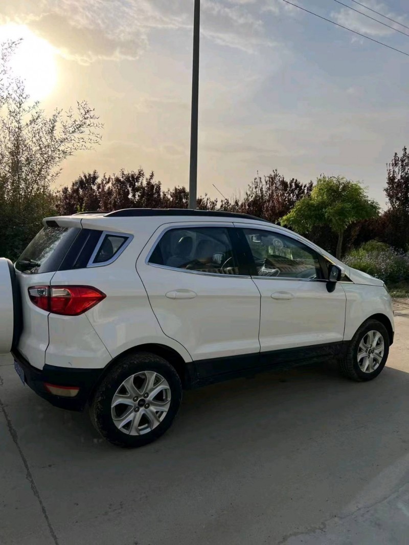 保定14年福特翼搏8