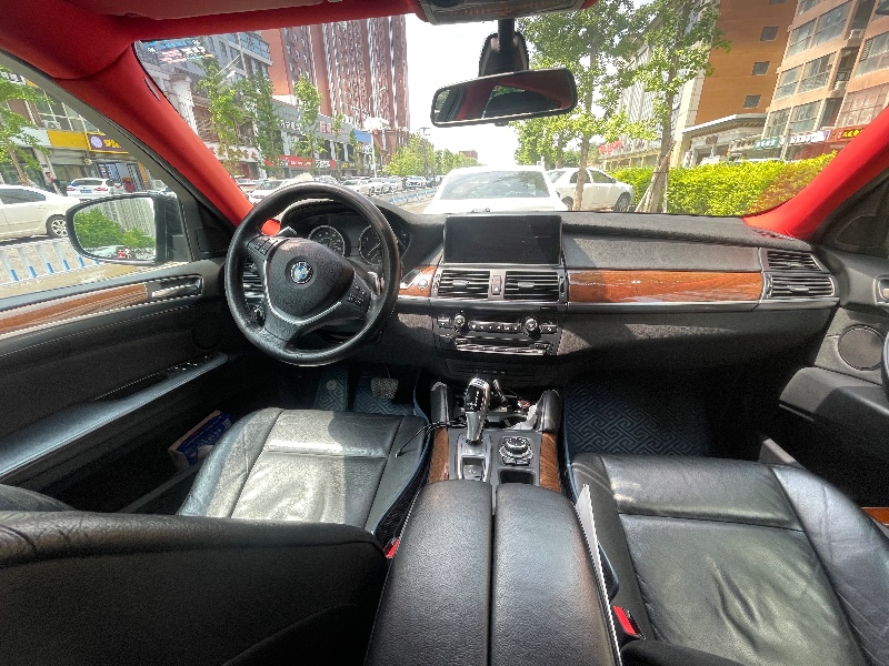 重庆14年宝马X69