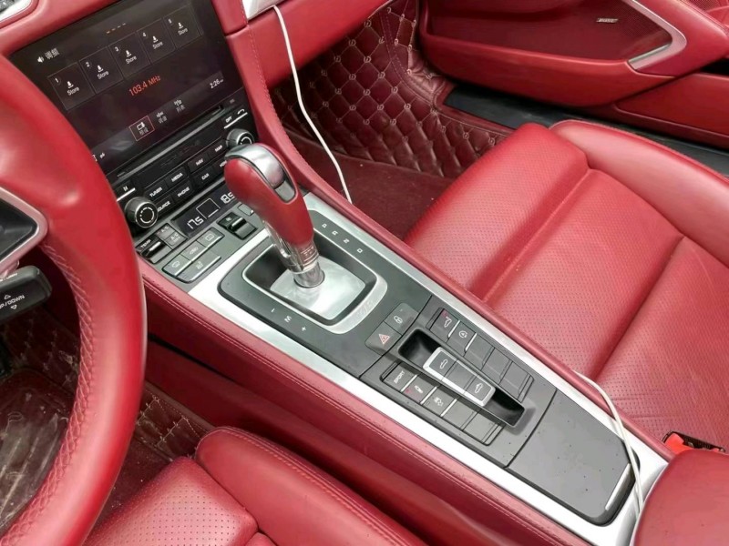 广州17年保时捷Boxster7