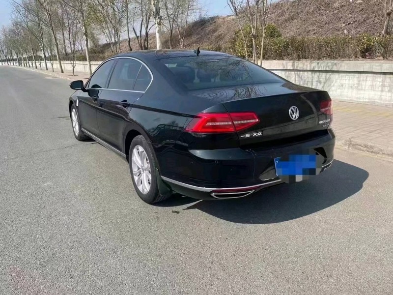 潍坊19年大众迈腾8