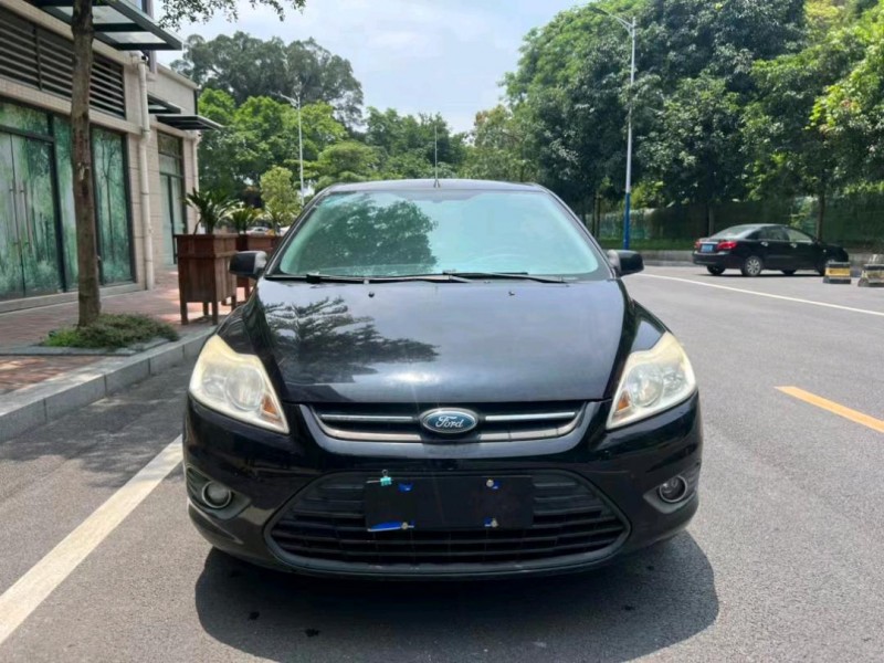 中山14年福特福克斯1