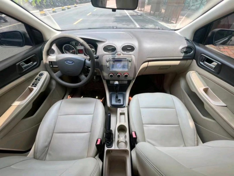 中山14年福特福克斯7