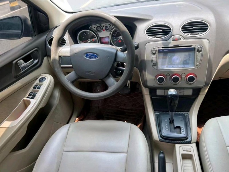 中山14年福特福克斯8