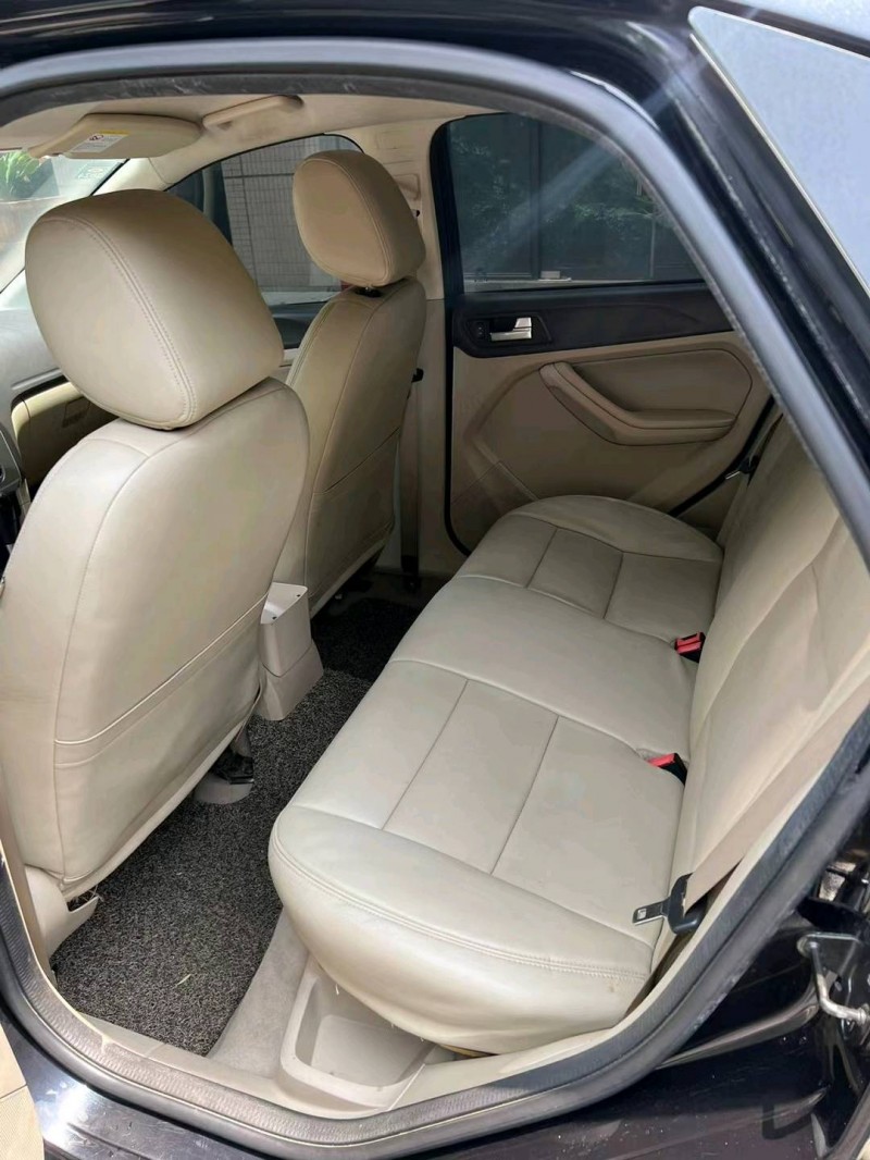 中山14年福特福克斯9