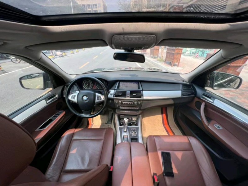 中山13年宝马X57
