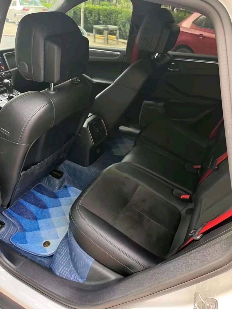 青岛19年保时捷Macan7