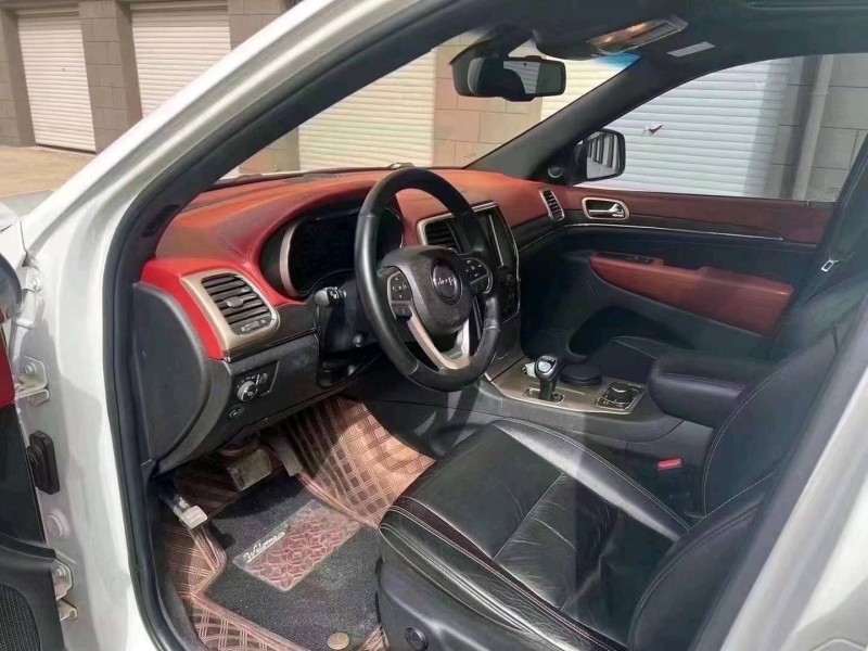 淄博17年Jeep大切诺基8