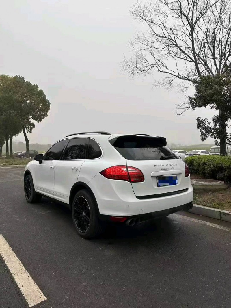 徐州14年保时捷卡宴8