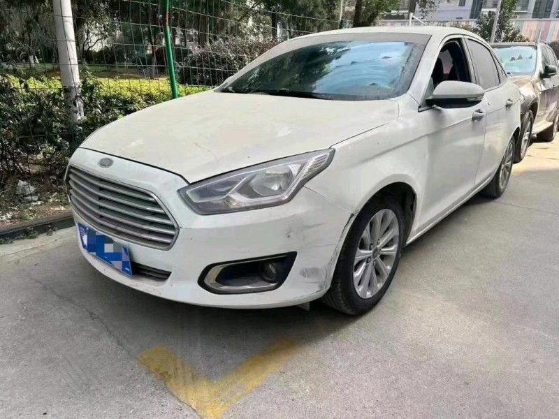 武汉17年福特福睿斯2