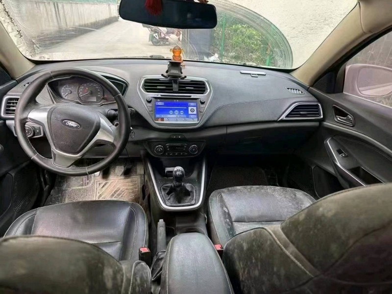 武汉17年福特福睿斯4