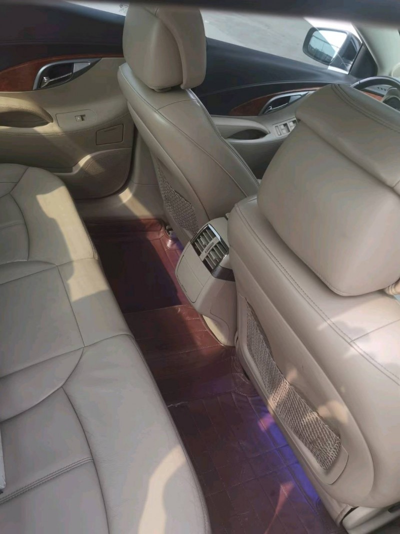 石家庄10年别克君越4