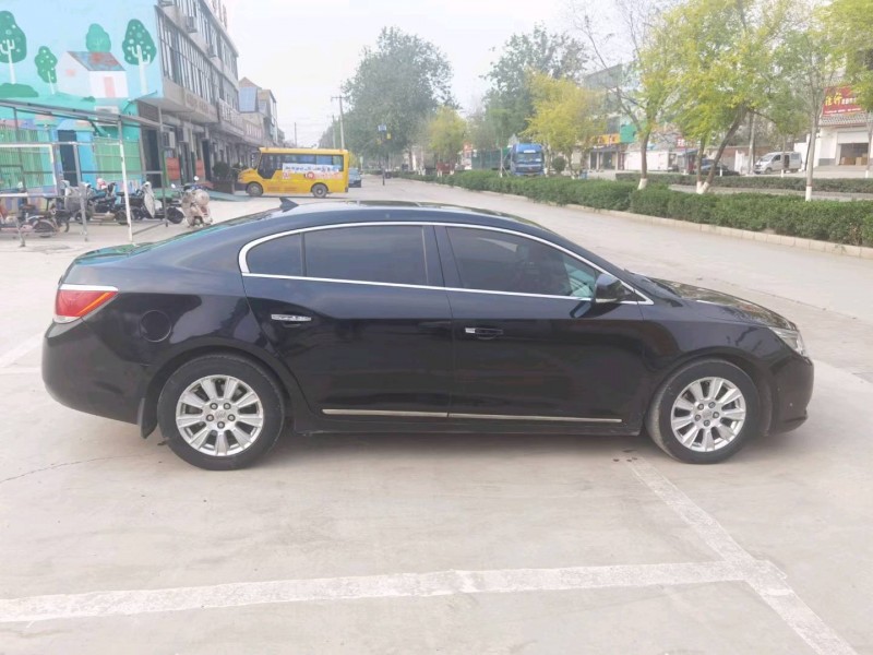 石家庄10年别克君越7