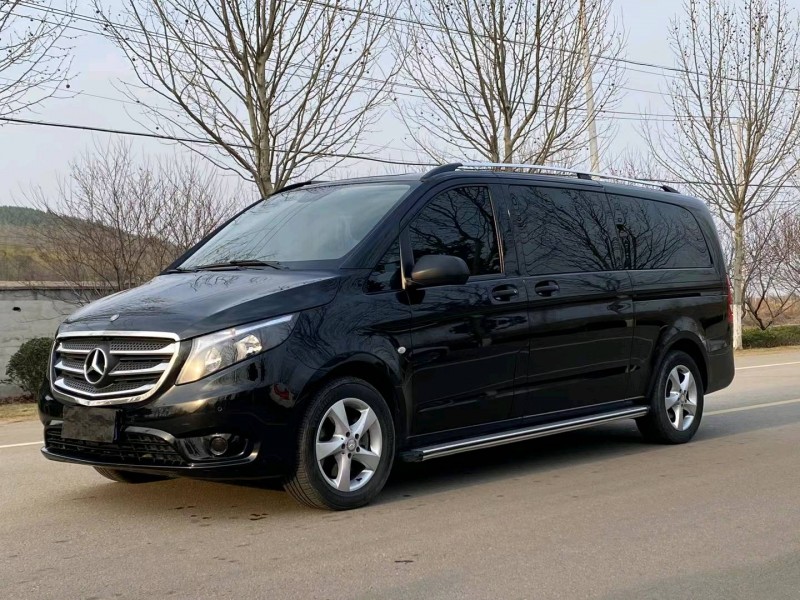 徐州17年奔驰威霆2