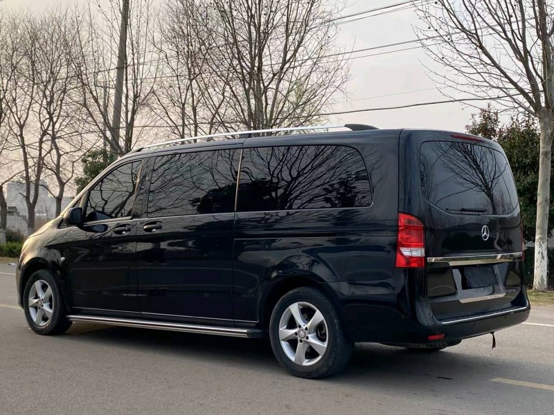 徐州17年奔驰威霆8