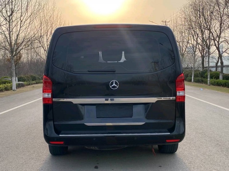 徐州17年奔驰威霆9