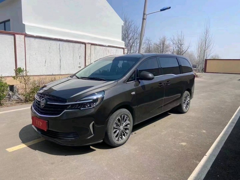 青岛21年别克GL82