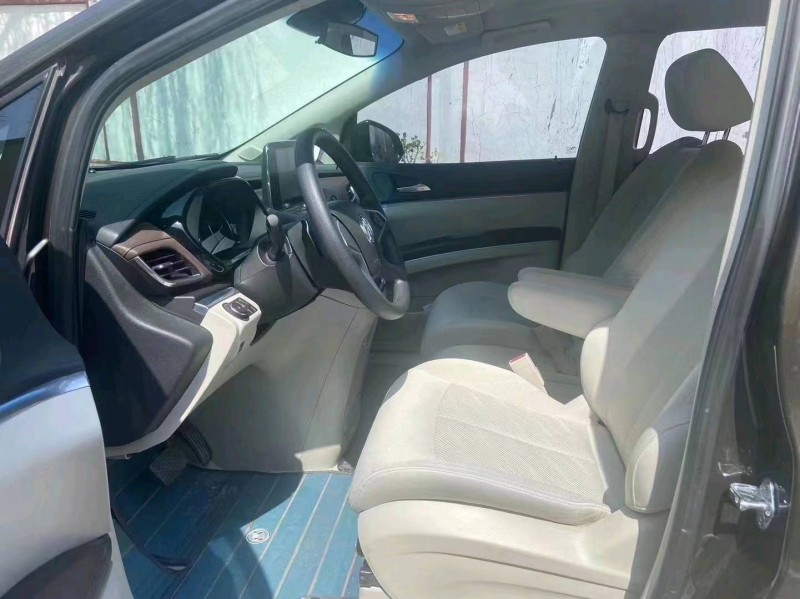 青岛21年别克GL85