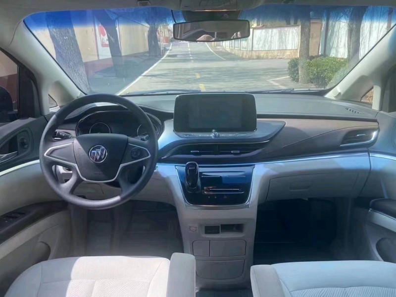 青岛21年别克GL86