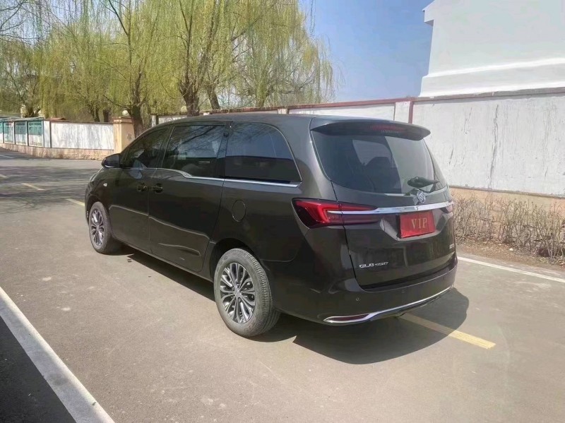 青岛21年别克GL88