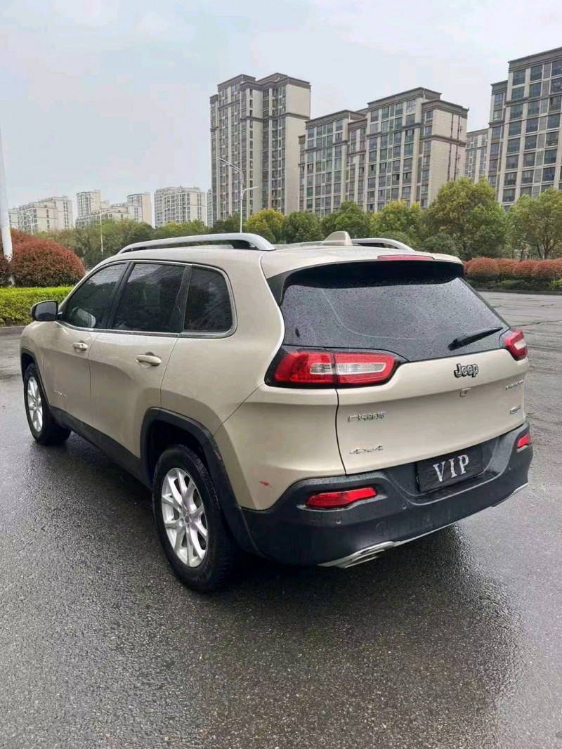 蚌埠16年Jeep自由光4