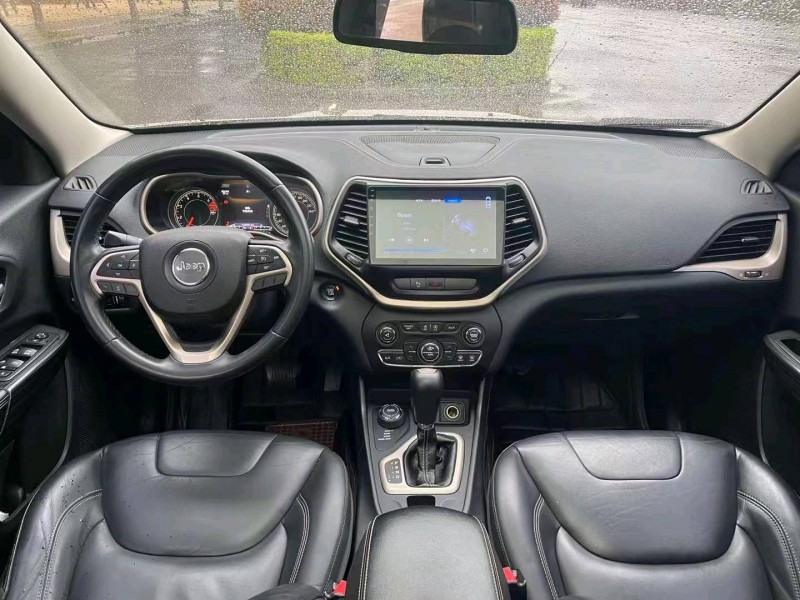 蚌埠16年Jeep自由光6