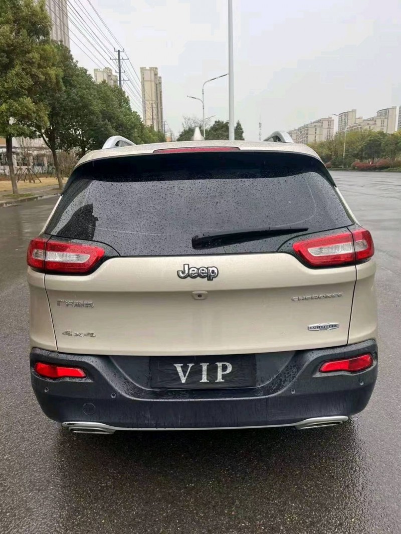 蚌埠16年Jeep自由光8