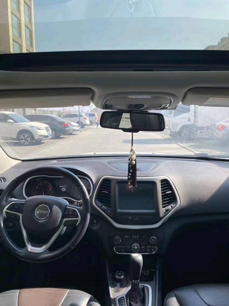 淄博17年Jeep自由光4