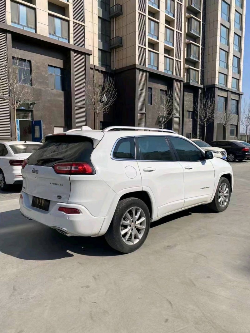 淄博17年Jeep自由光5