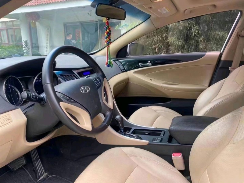 潍坊16年现代索纳塔八4