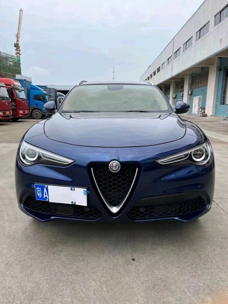深圳19年阿尔法·罗密欧Stelvio1