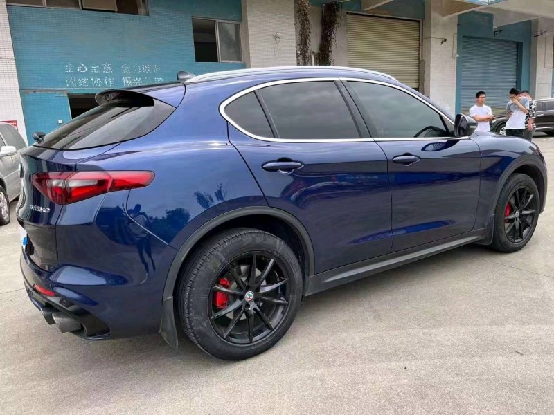 深圳19年阿尔法·罗密欧Stelvio4