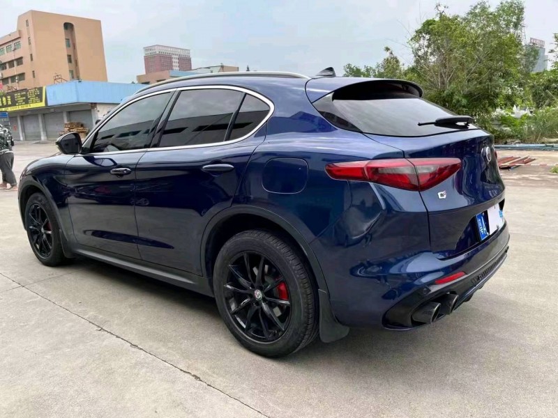 深圳19年阿尔法·罗密欧Stelvio7