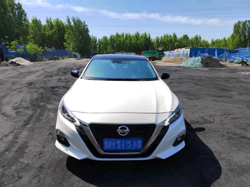 济宁21年日产天籁1