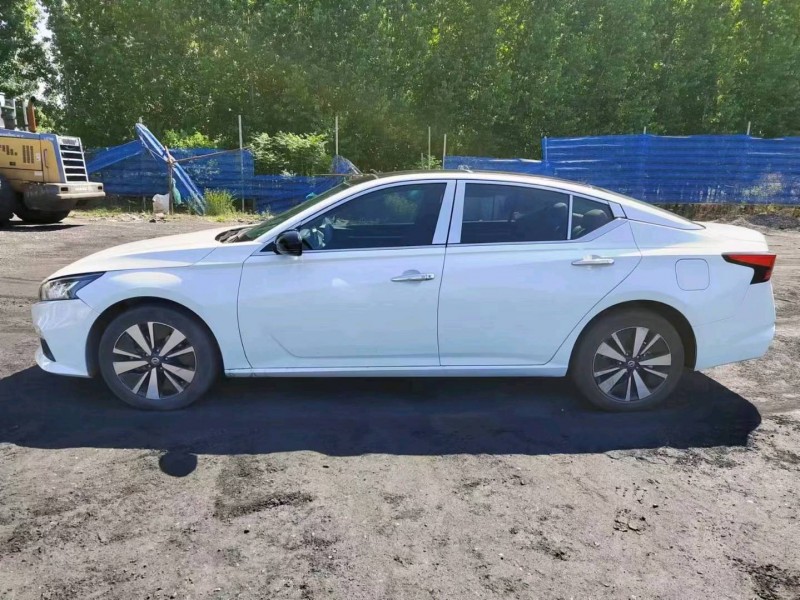 济宁21年日产天籁7