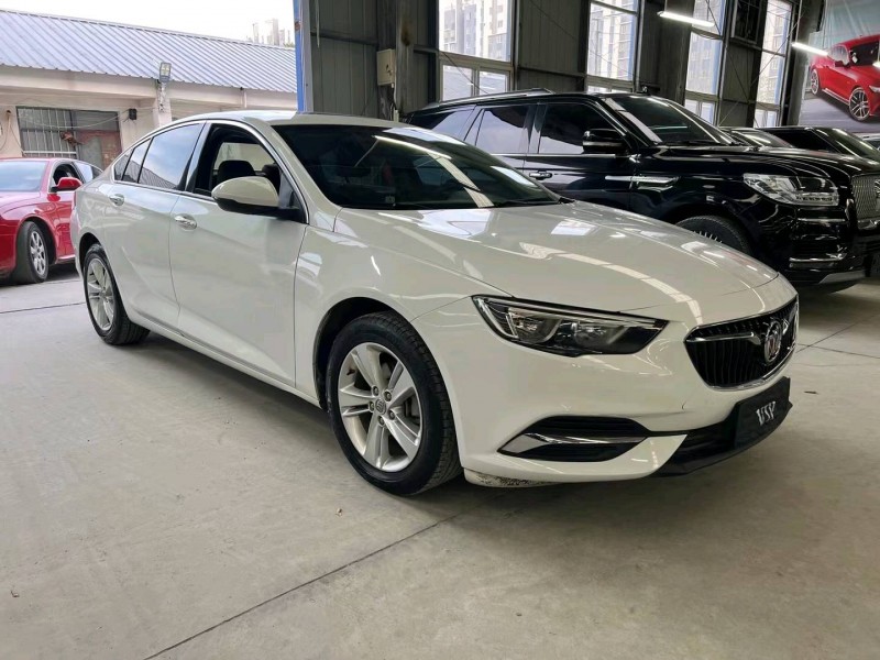 济宁18年别克君威2