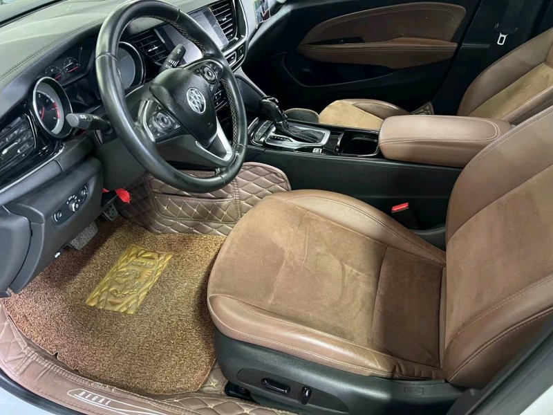 济宁18年别克君威5